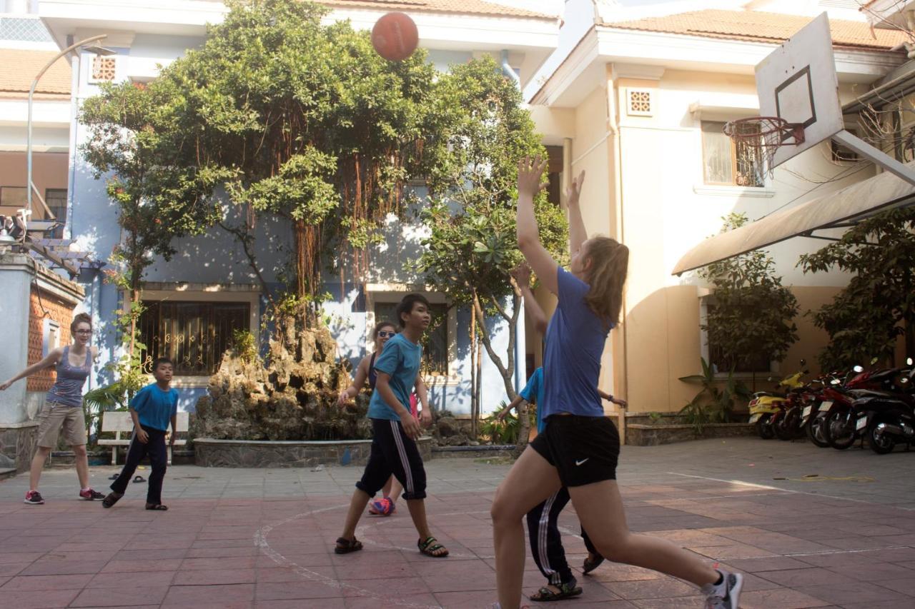 Nha Khach Lang May Man - Village Chance Ho Chi Minh City Exterior photo