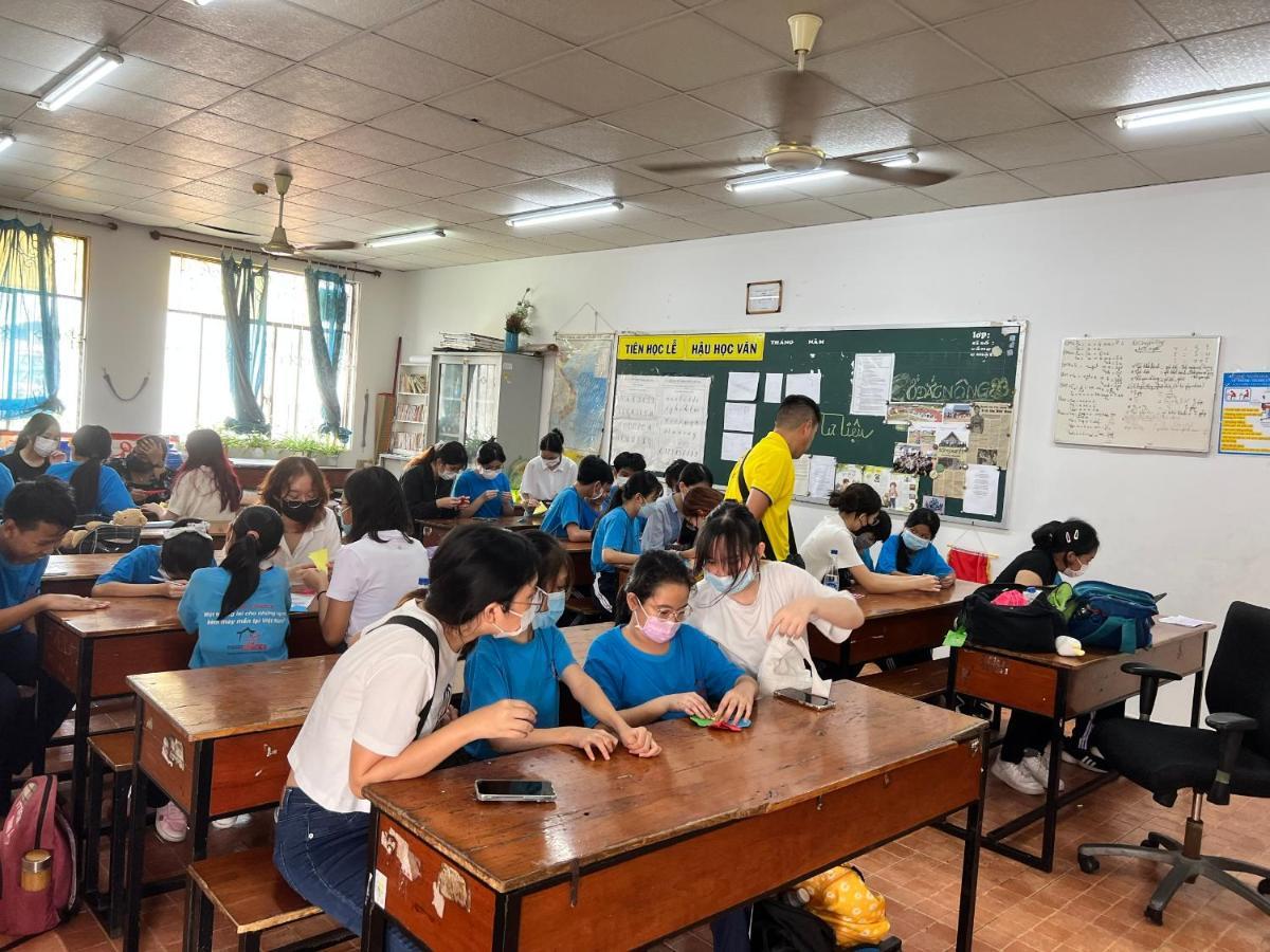 Nha Khach Lang May Man - Village Chance Ho Chi Minh City Exterior photo