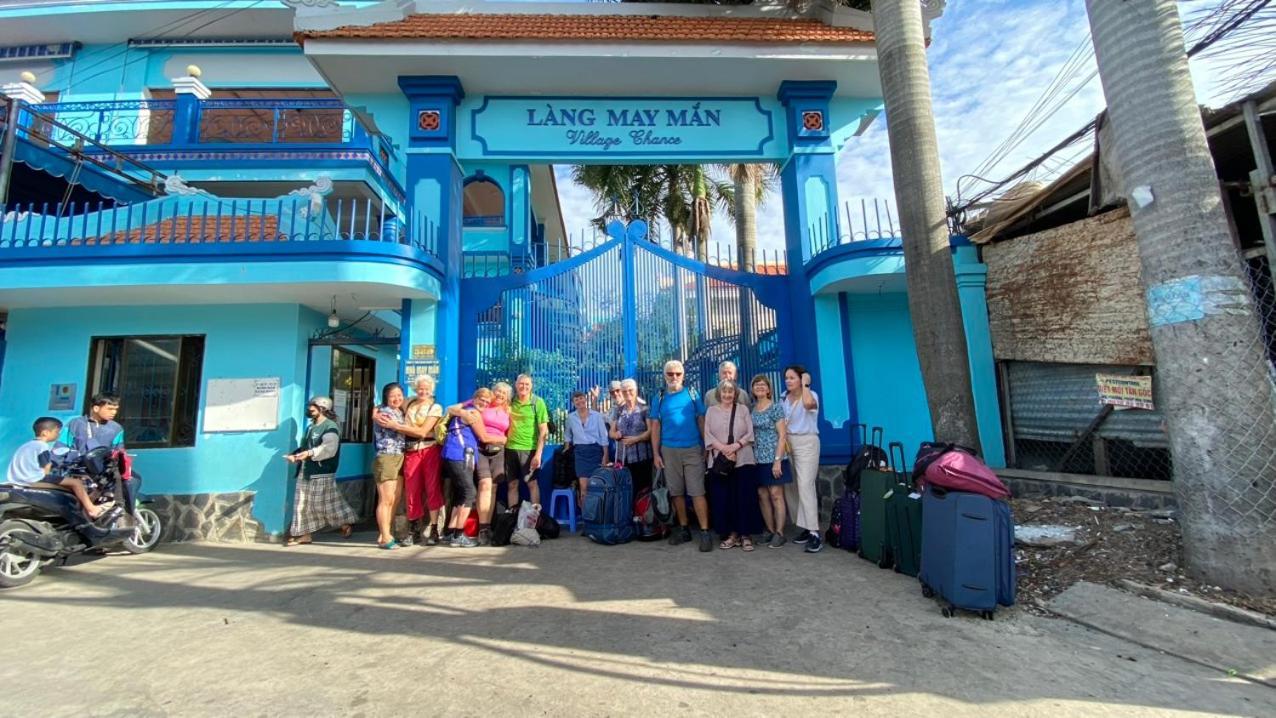 Nha Khach Lang May Man - Village Chance Ho Chi Minh City Exterior photo